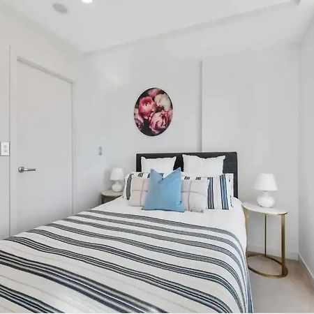 Just Opposite To Sky Tower , 2 Bed 2 Bath In Cbd Lägenhet Auckland Exteriör bild