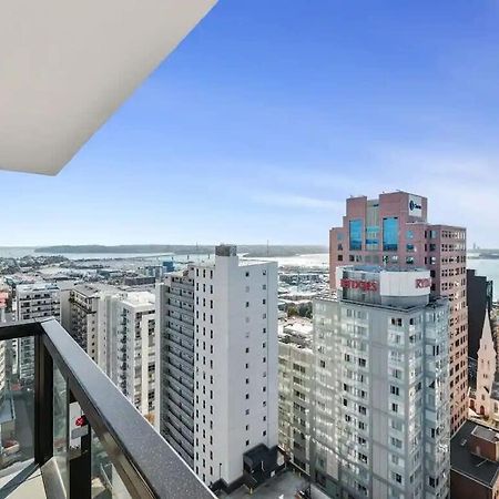 Just Opposite To Sky Tower , 2 Bed 2 Bath In Cbd Lägenhet Auckland Exteriör bild