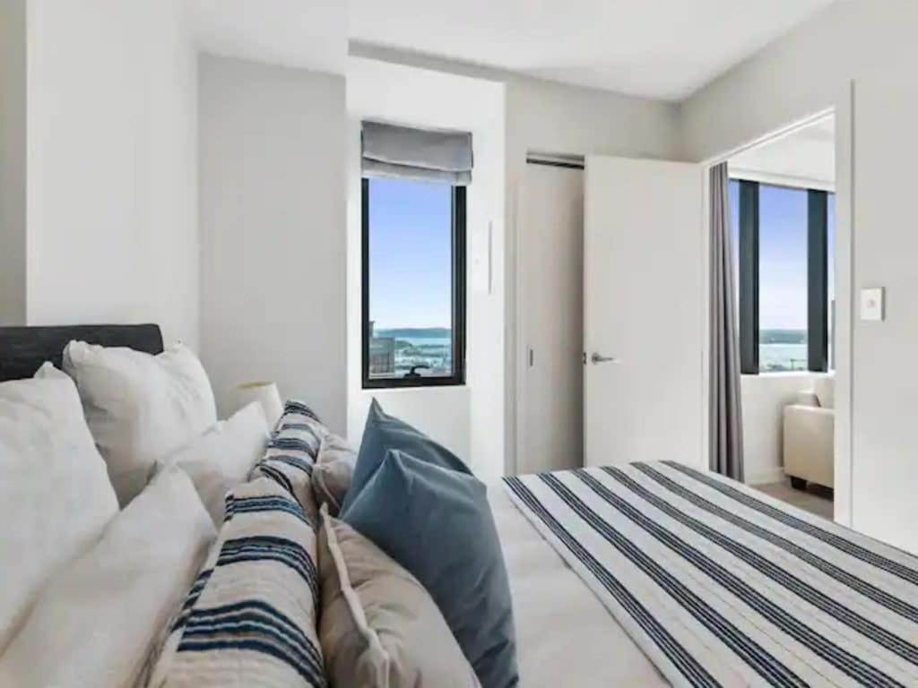 Just Opposite To Sky Tower , 2 Bed 2 Bath In Cbd Lägenhet Auckland Exteriör bild